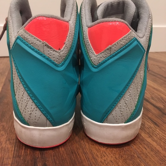 Nike Lebron James Xl NSW Lifestyle Sneakers - Picture 3 of 7